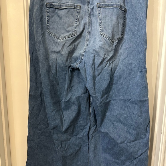 torrid light blue denim pants with white logo tag - Picture 2 of 3